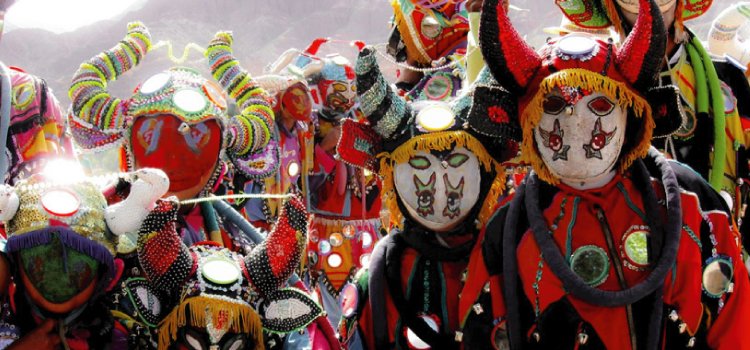 Bajada de diablitos en Uquía en Carnaval del norte argentino